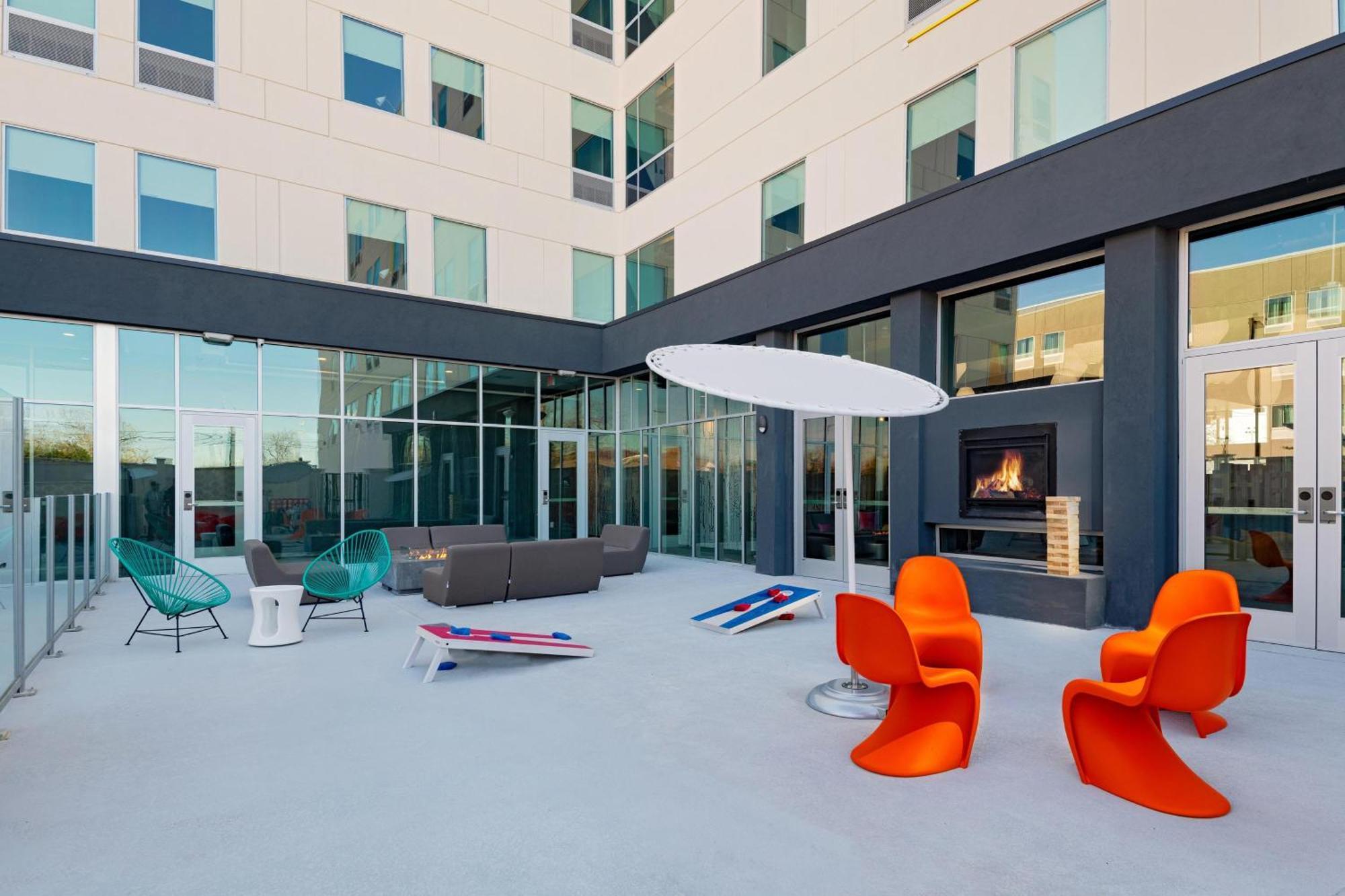 Aloft Waco Downtown Hotel Bagian luar foto