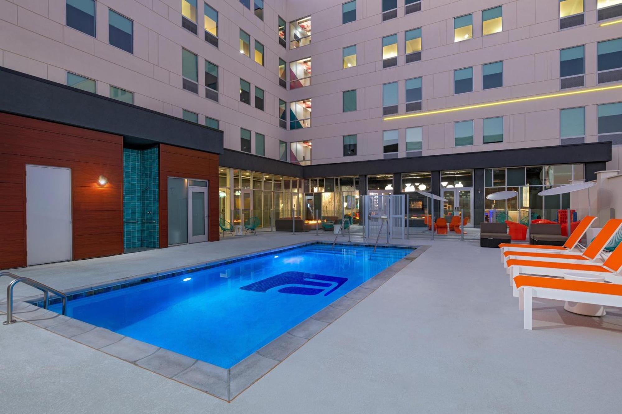 Aloft Waco Downtown Hotel Bagian luar foto